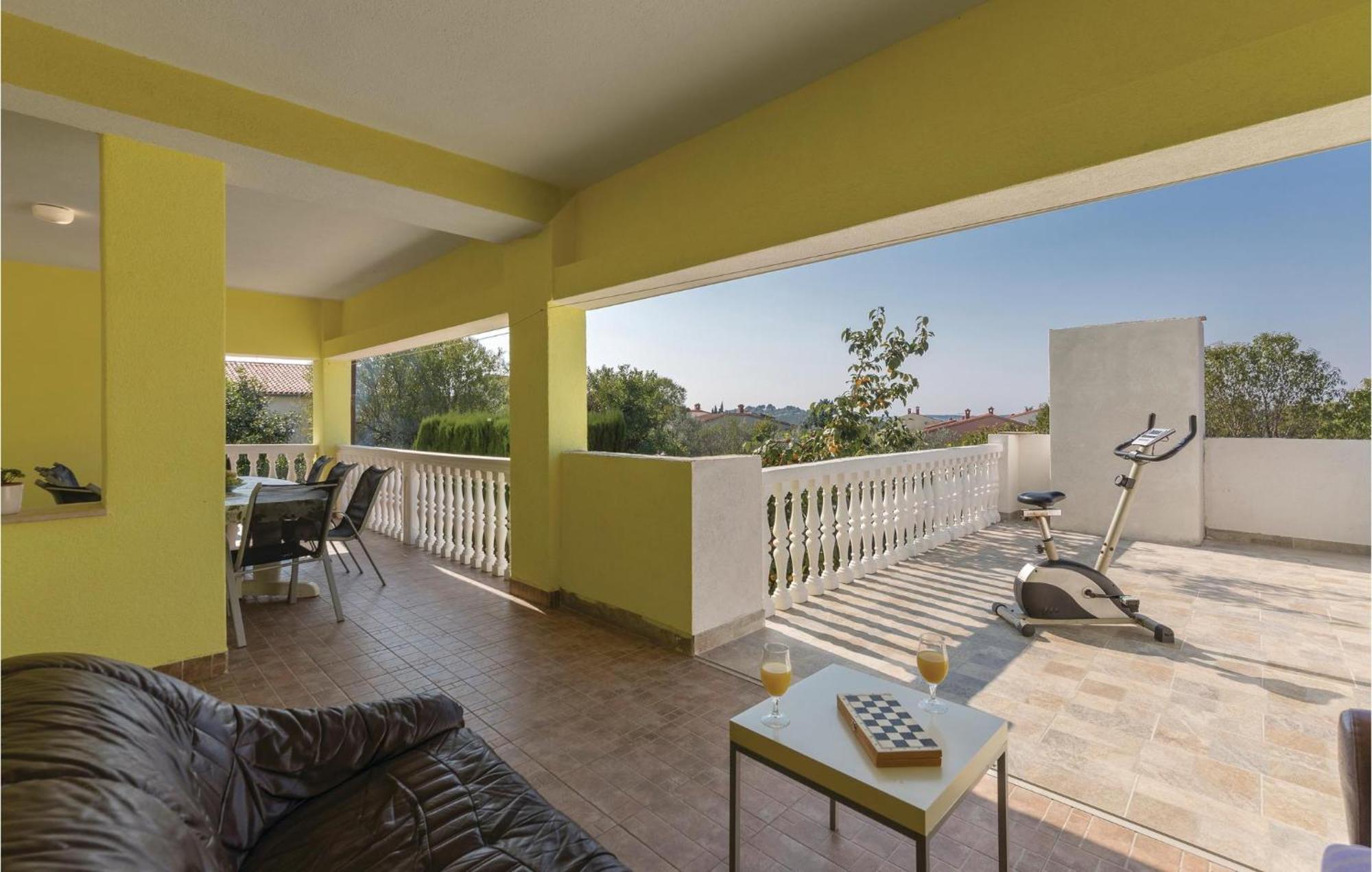 4 Bedroom Beautiful Apartment In Stinjan ภายนอก รูปภาพ